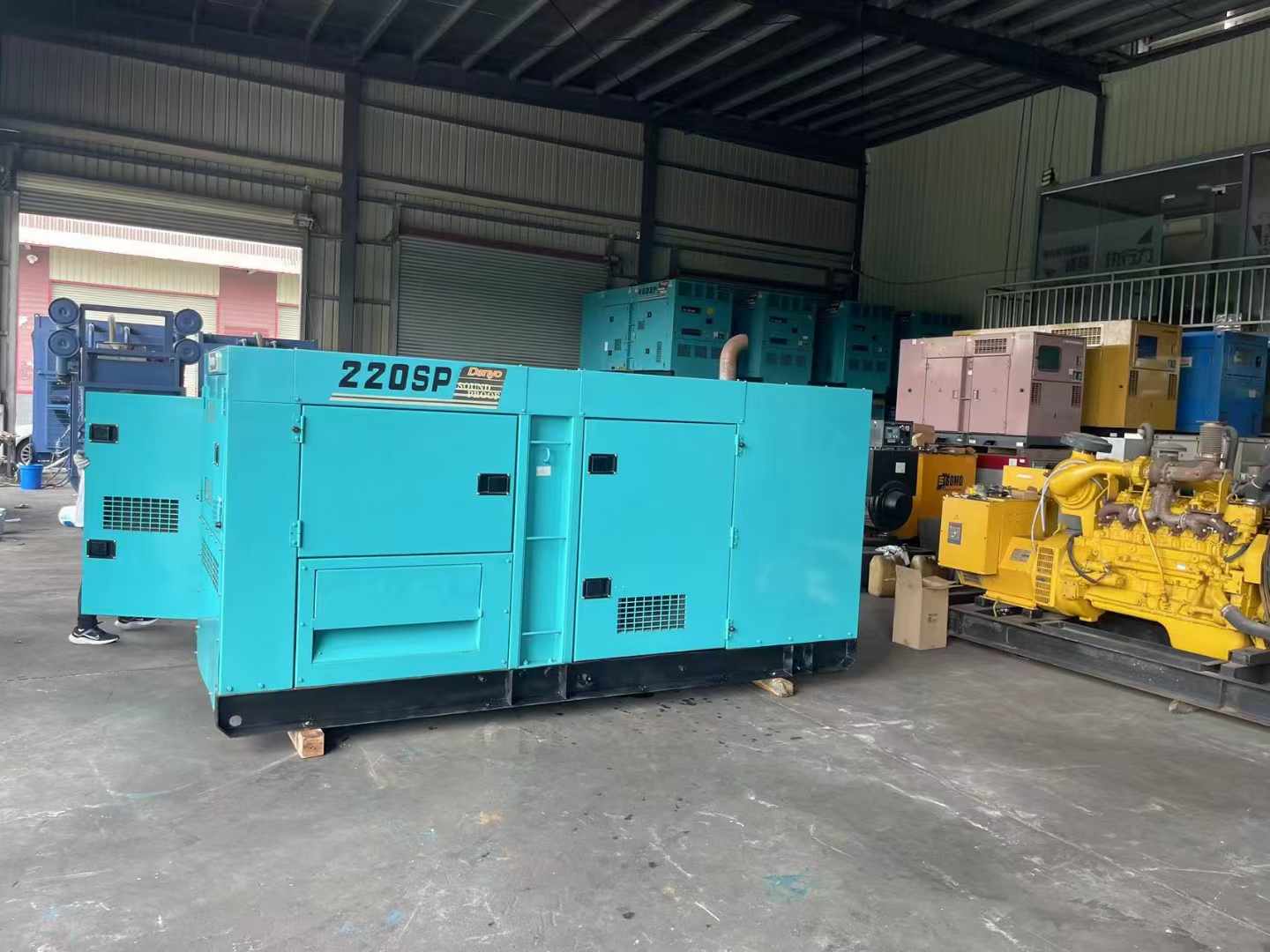 贡嘎800kW 柴油发电机的输出电流波动范围是多少?