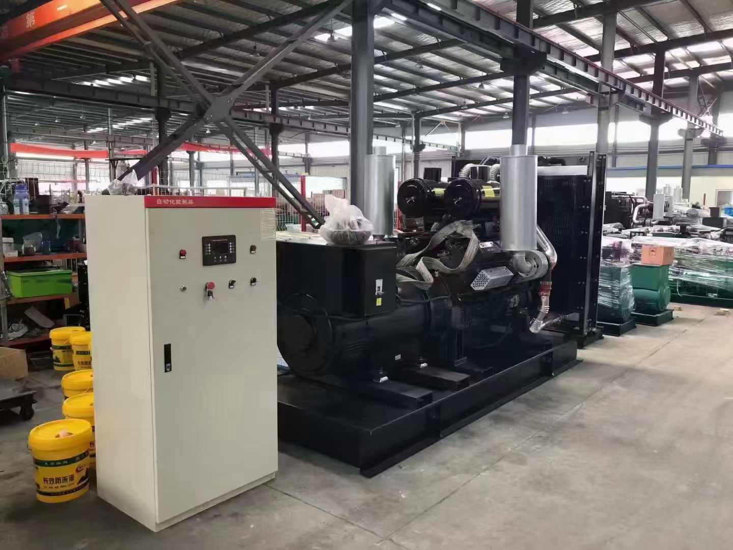 贡嘎柴油发电机运行时的噪音和振动水平如何？